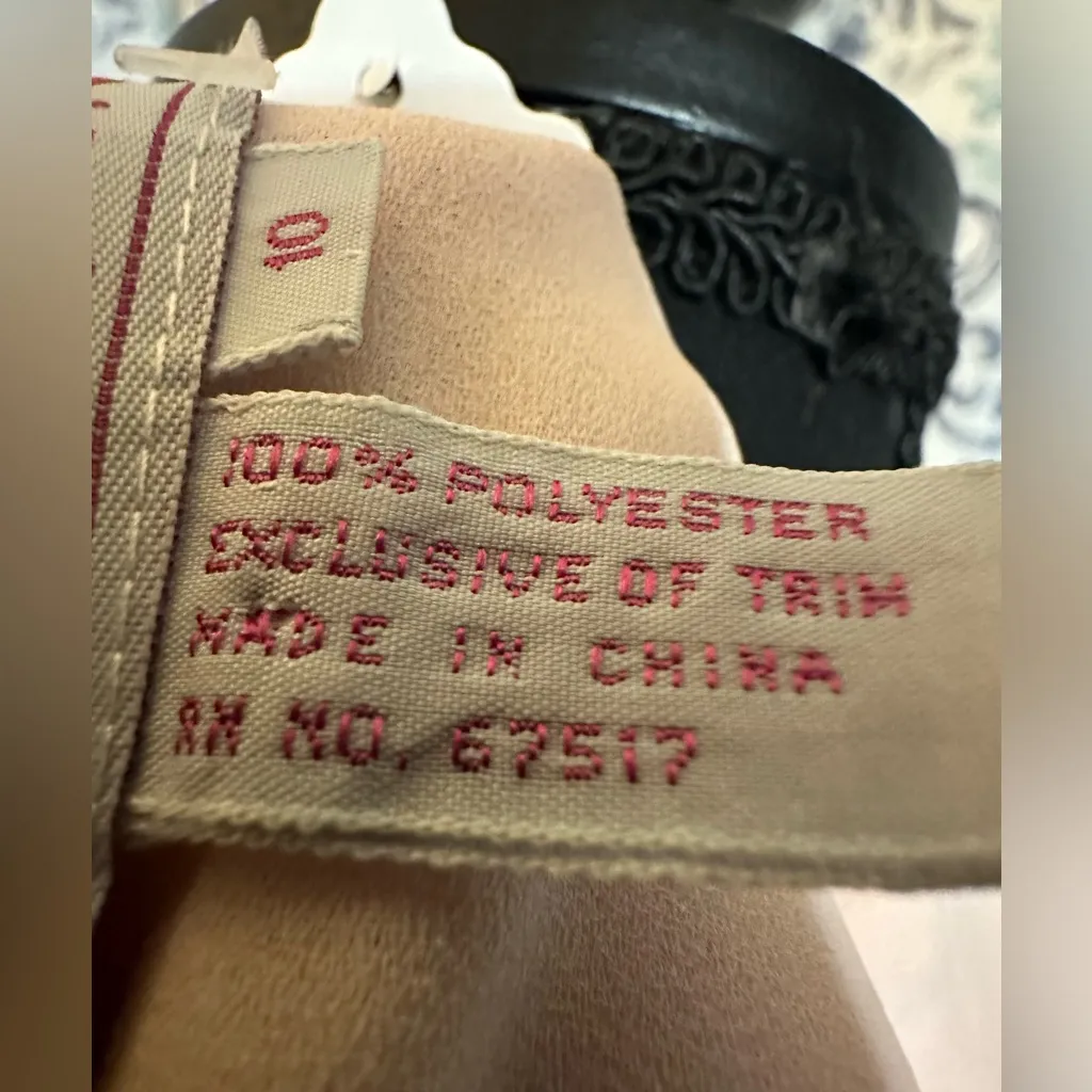 Size 10 vintage pink pleated front blouse with detachable pearl collar area - Image 2