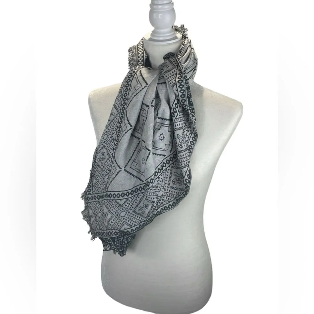 SCARF Boho Paisley Reversible design Gray and White eyelash fringe - Image 5
