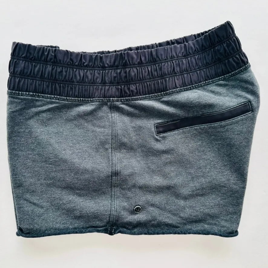 Lululemon Blissed Out Short Size 6 Heathered Black Grey Low Rise 2.5" Gym Cheer - Image 6