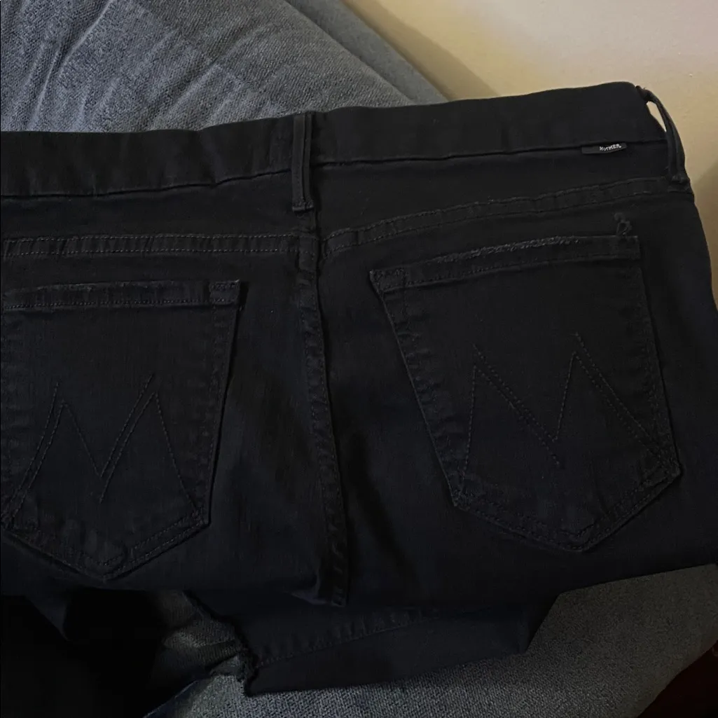 Mother Denim The Looker Ankle Fray Skinny Jeans in Guilty As Sin Black - Image 10