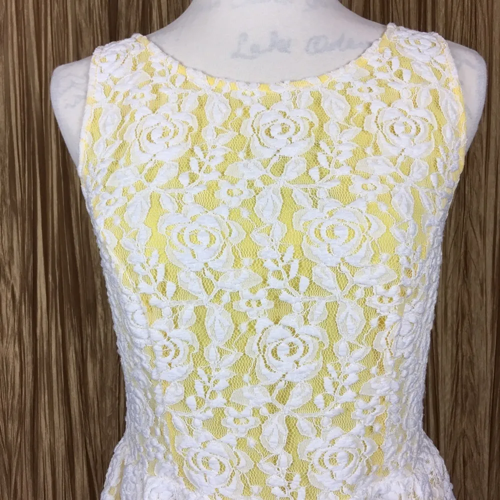 Ark & Co. Open Back Lace Dress Size M - Image 13