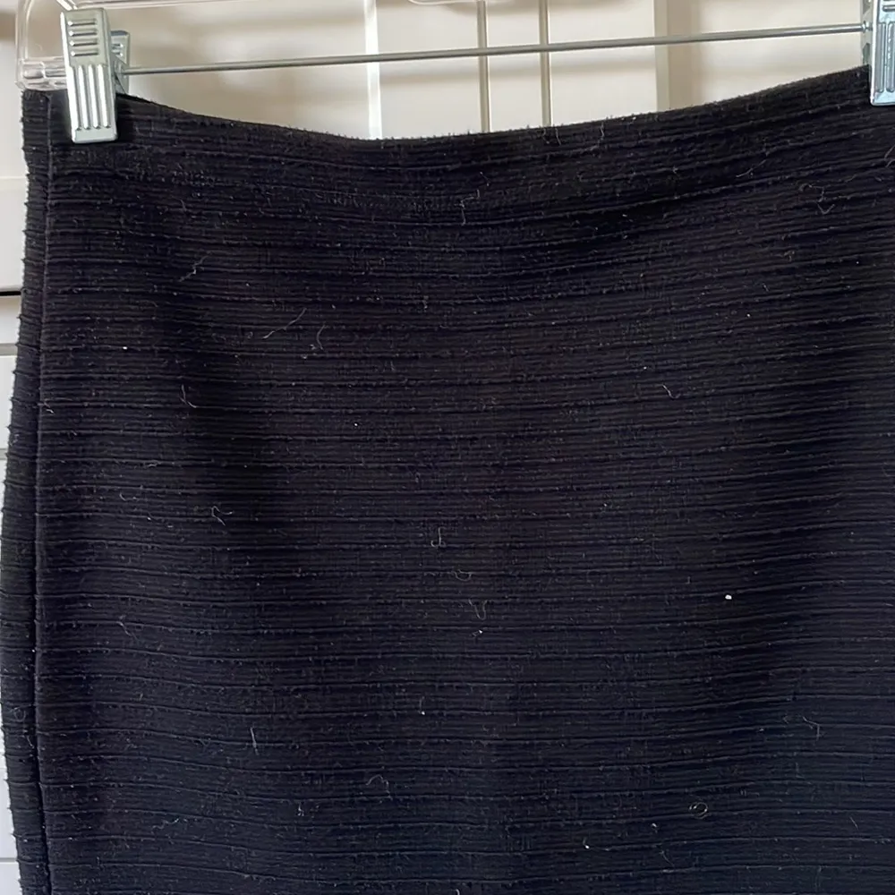 Forever 21 Women’s Black Ribbed Mini Skirt - Size Medium - Image 2