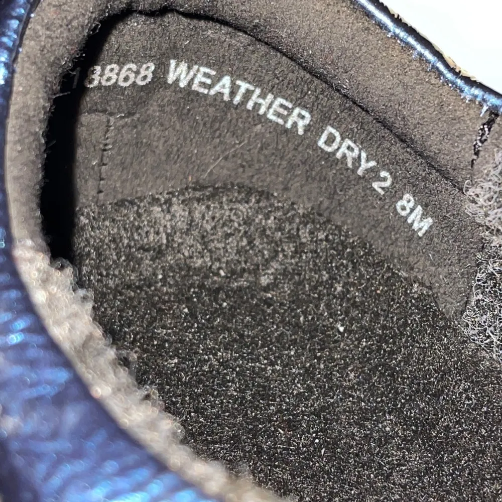 NWOT Wanderlust Blue Iridescent Athletic Clogs 8 - Image 7