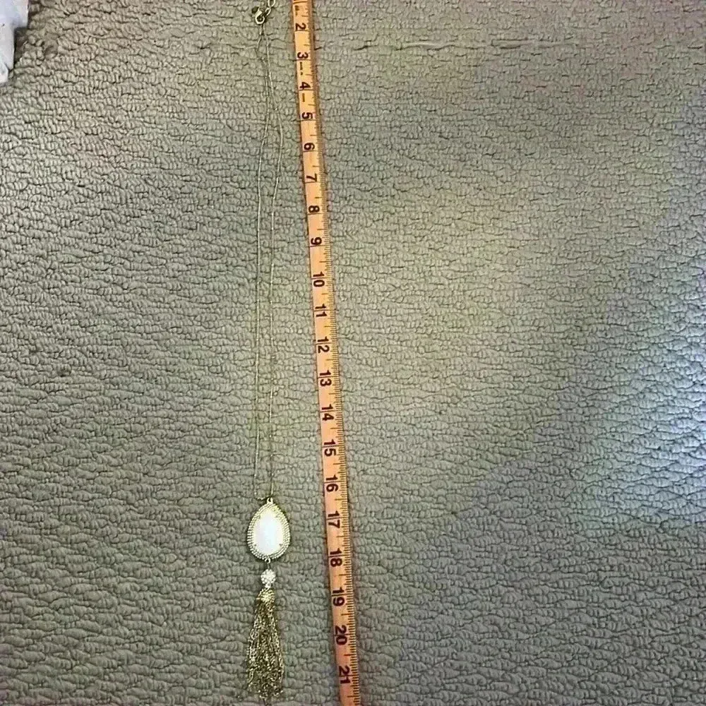 Lilly pulitzer necklace gold and white long chain - Image 5