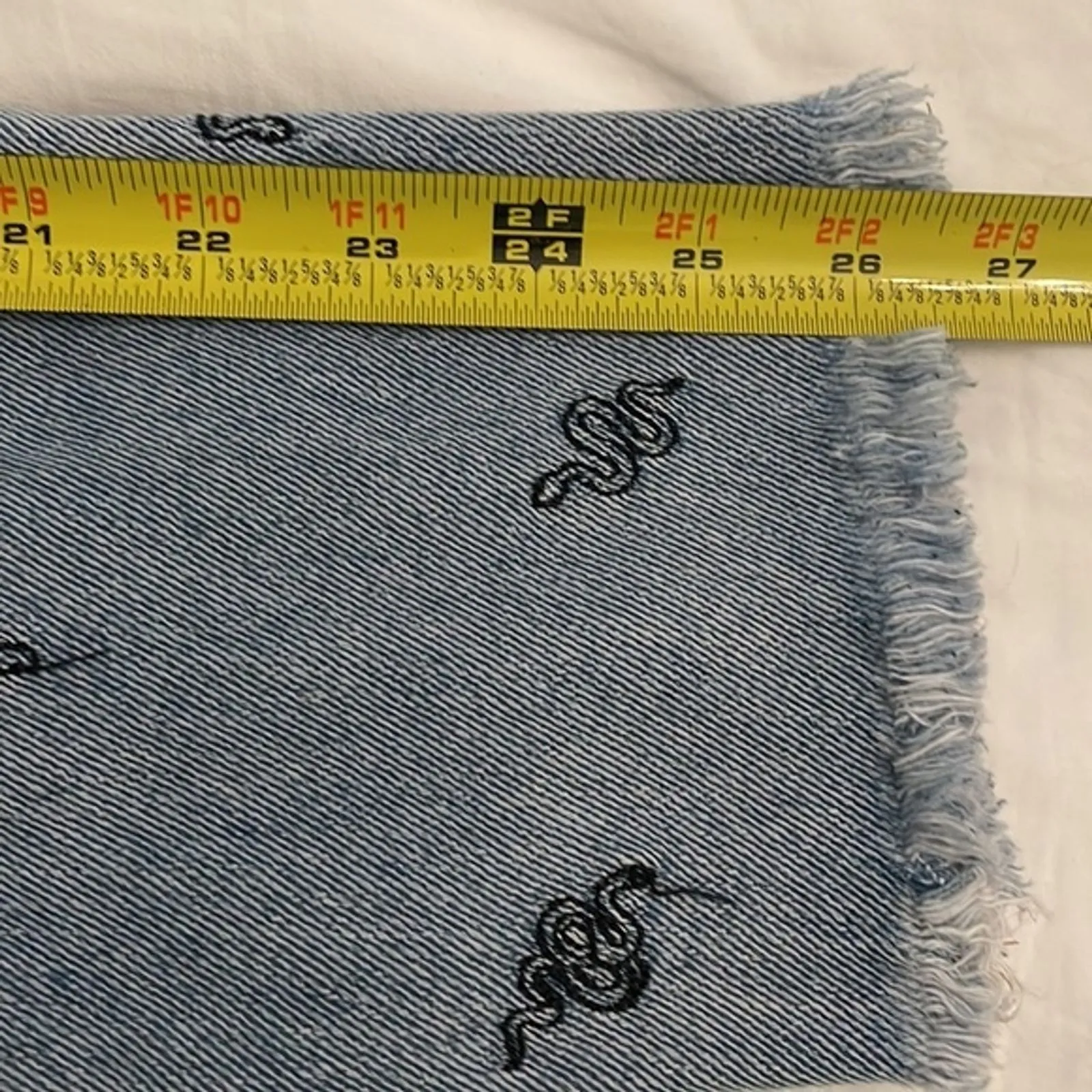 Tinseltown Blue Jeans Junior Size 5 Straight Leg Denim Snakes Light Wash Raw Hem - Image 10