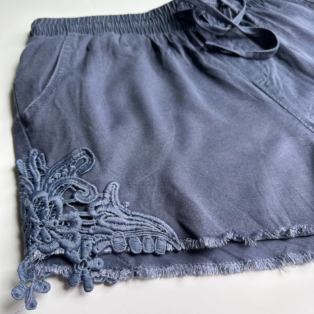 Knox Rose Rayon High Rise Shorts with Lace Detail Size S - Image 3