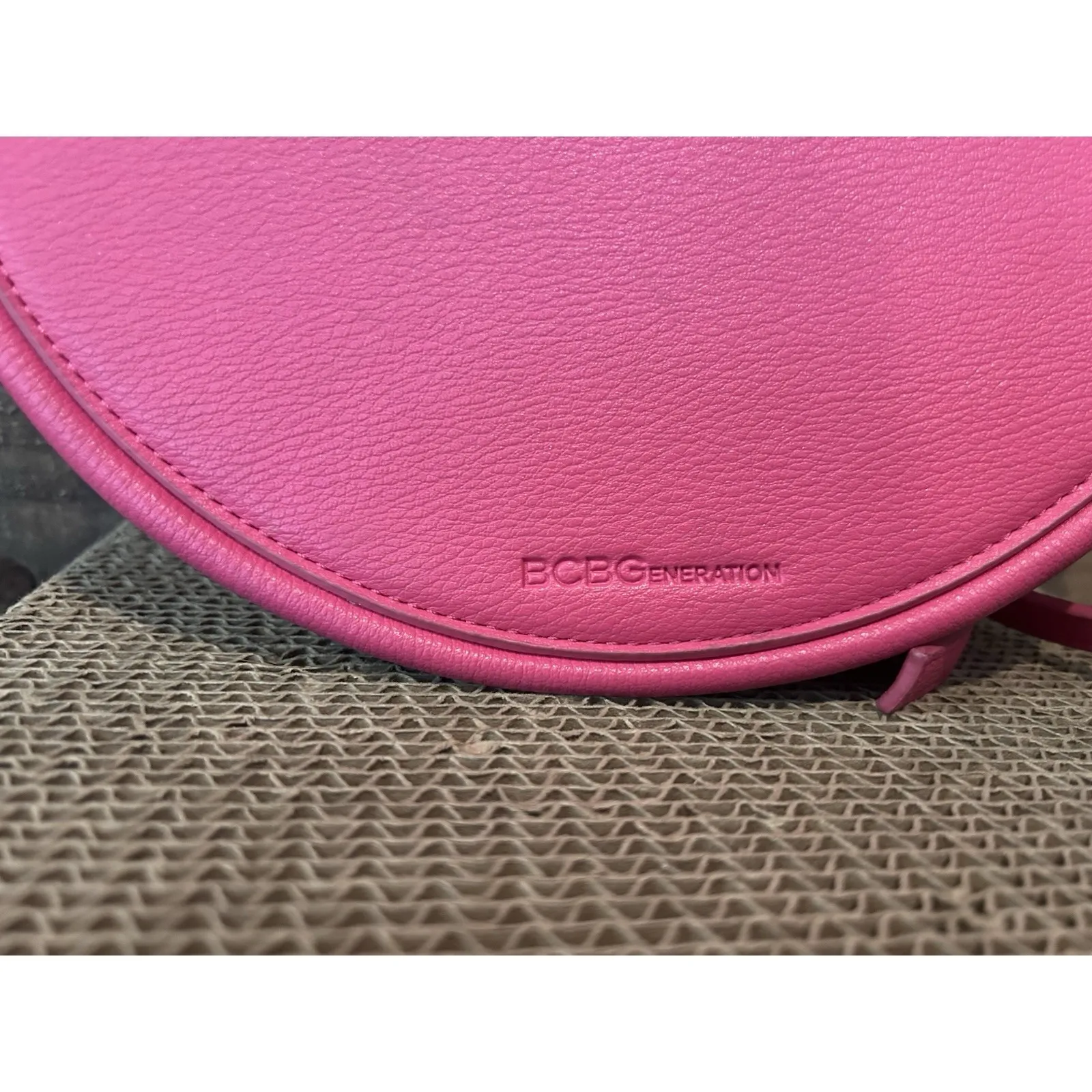 BCBGeneration‎ Magenta Crescent Crossbody Purse EUC - Image 5