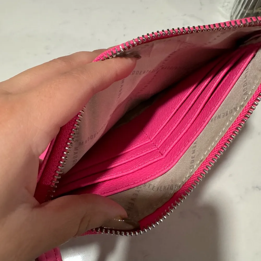 SALE💐STEVE MADDEN wristlet wallet 🩷 - Image 13