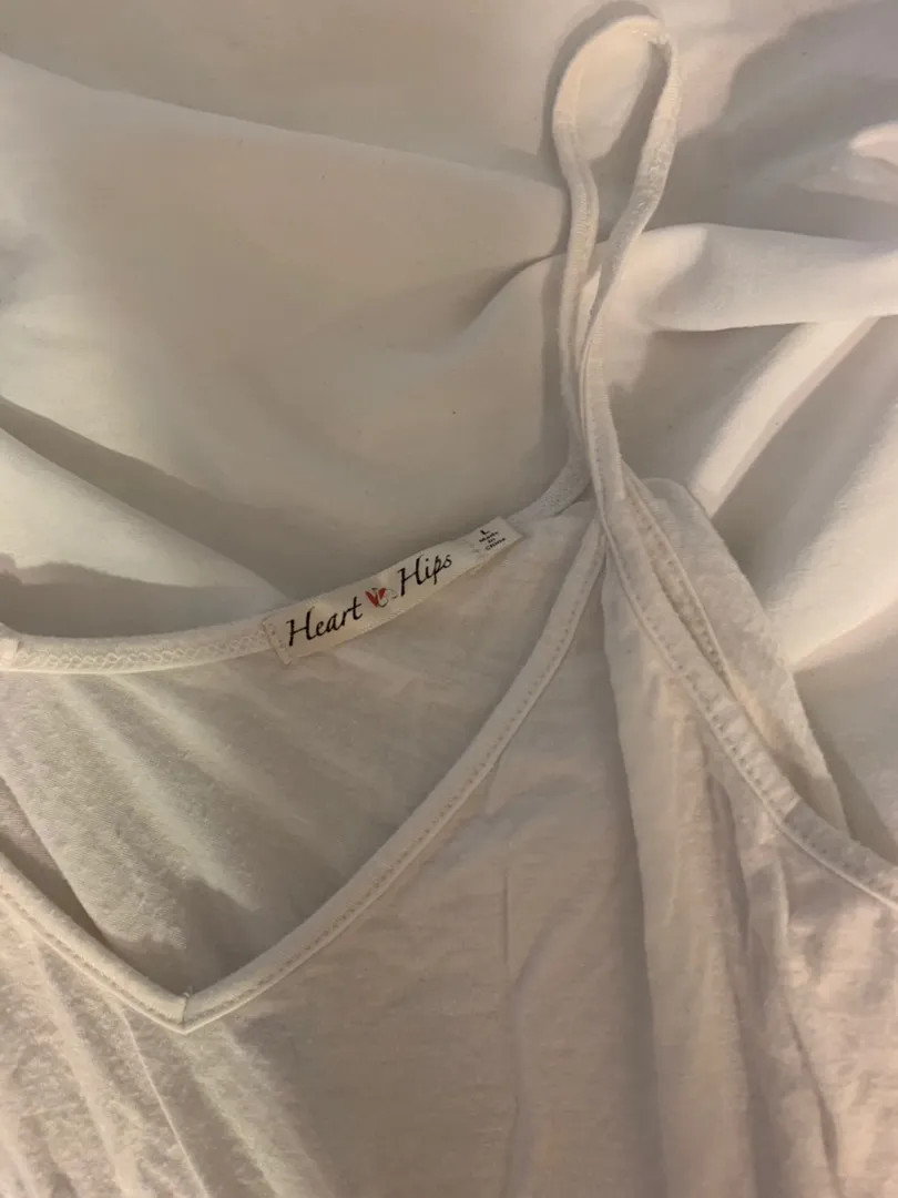 Forever 21 White Flowy Tank Top - Image 5