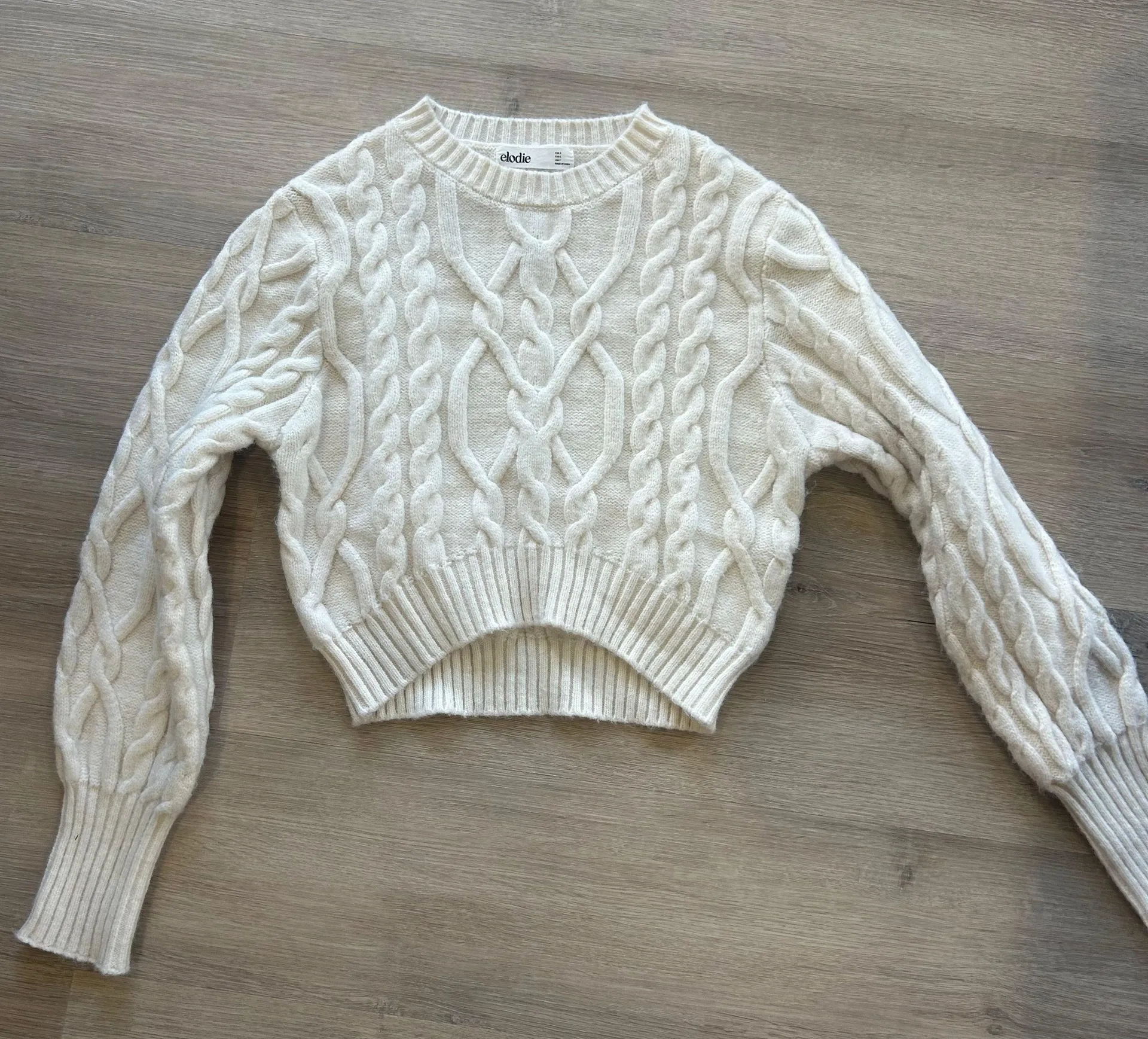 Elodie Cropped Cable Knit Sweater - Image 2