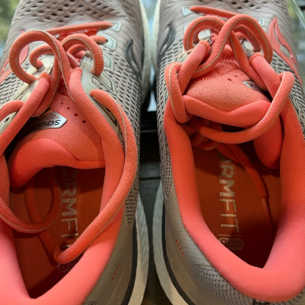 Saucony Gray and Pink‎ Running Shoes - Image 5