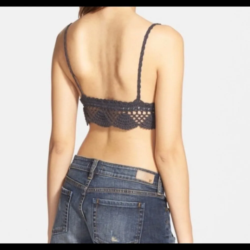 COCO + JAMESON Crochet Top Bralette. Cream/off white. Size medium - Image 6