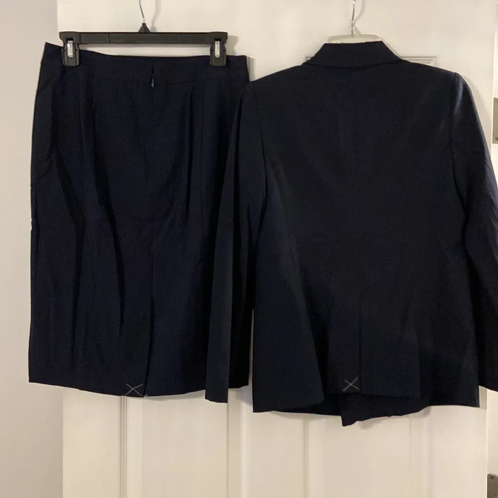 Ann Taylor Set size 6 skirt length 24” navy blue waist 30” flat and blazer 6P - Image 6