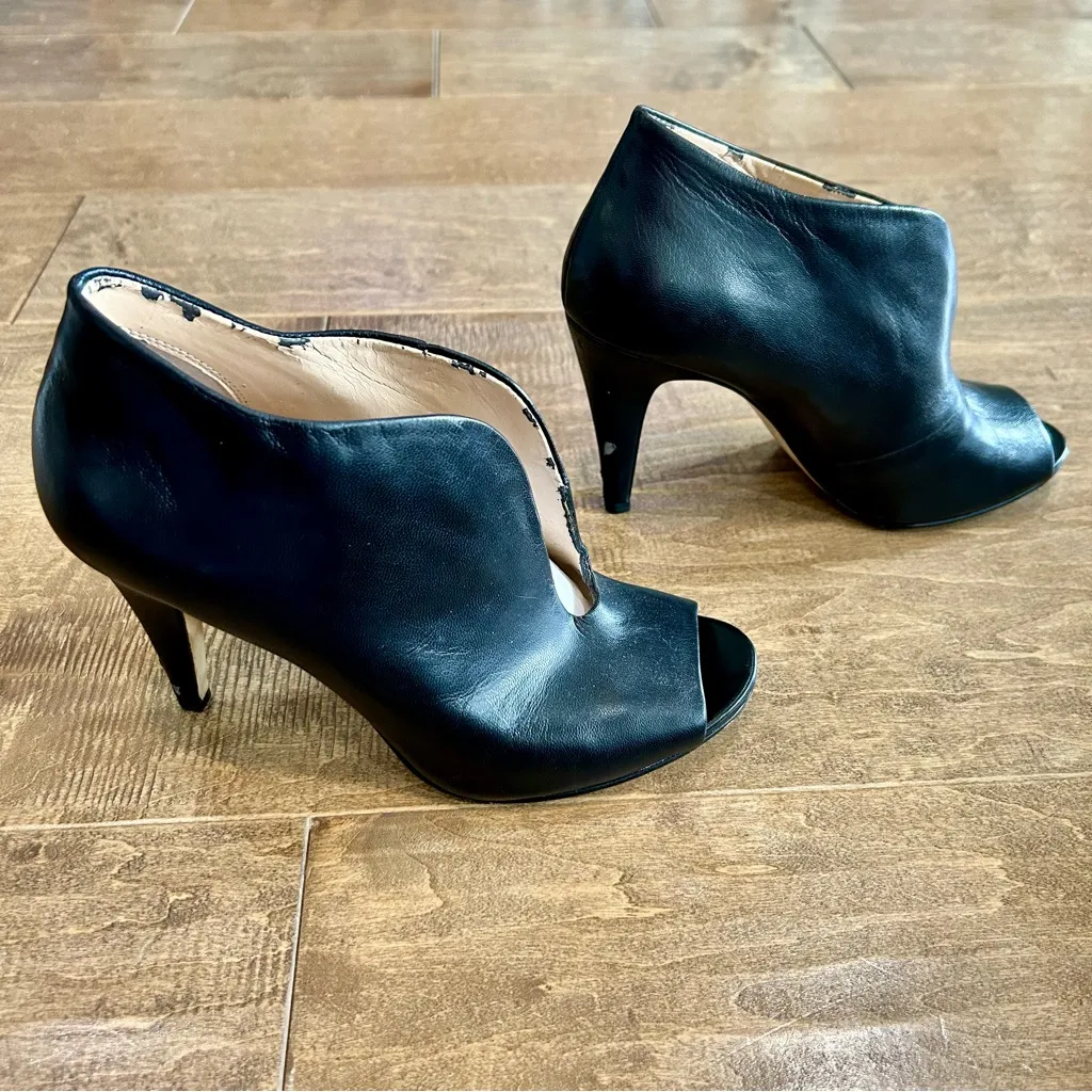 Banana Republic Women’s Leather Peep Toe Ankle Booties Black Size 8.5 Used Girly - Image 4