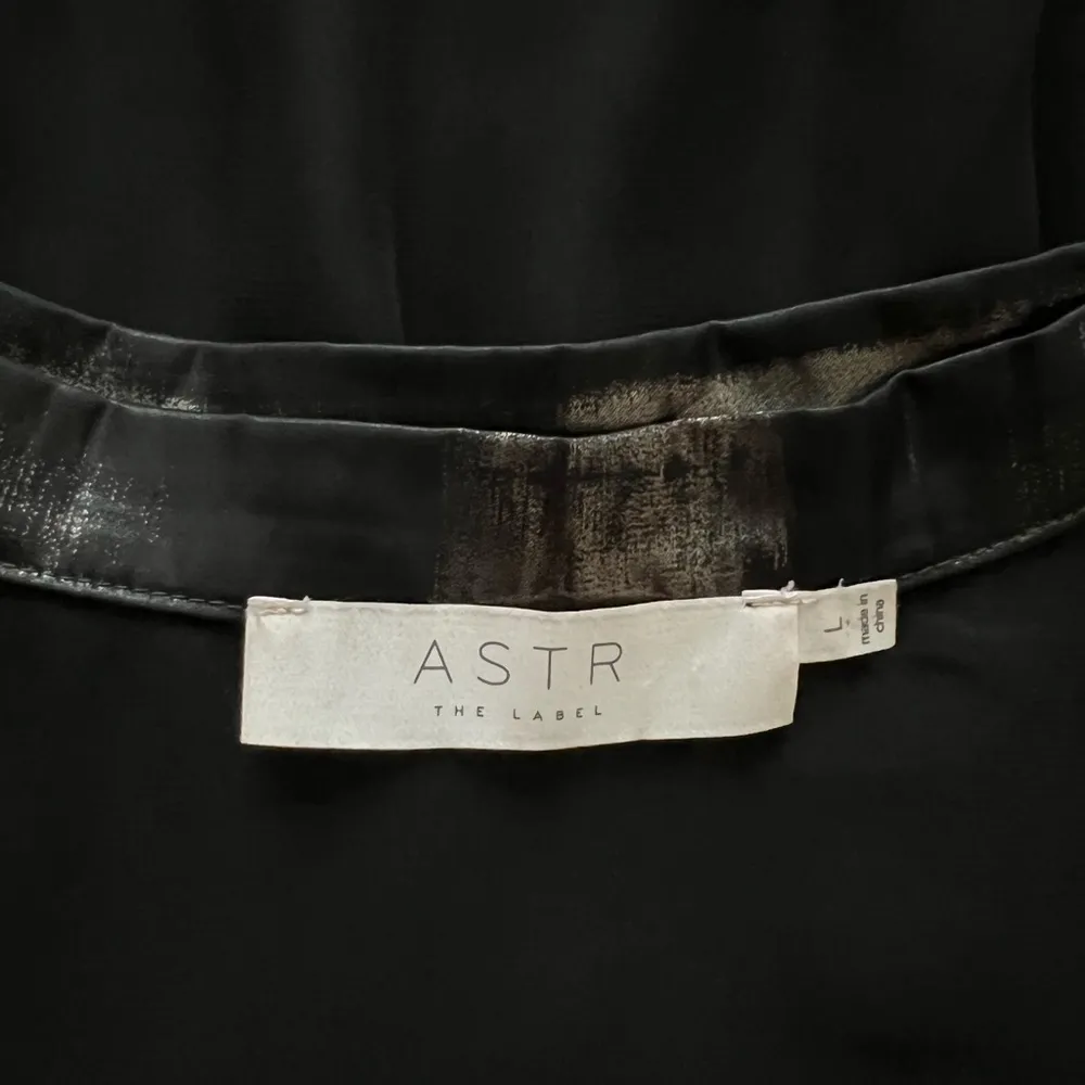 Women’s ASTR the Label Celeste Pleated Skirt in Metallic Bronze size L in EUC - Image 5