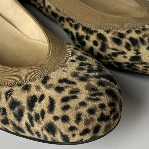 Stuart Weitzman Women Sz7 M Lastikon Leopard Print Suede‎ Ballet Flat Comfort - Image 2