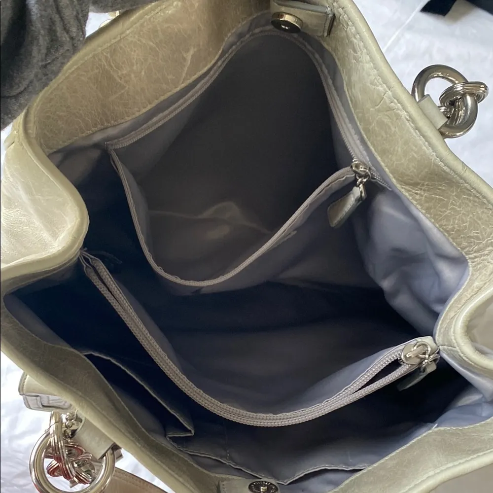 Green Shoulder Bag with Chain Straps - Image 9