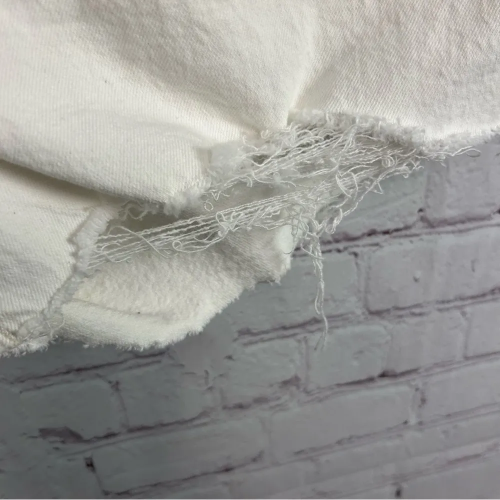 501 NEW high rise, buttonfly, cutoff, retro cream colored shorts 32 - Image 5