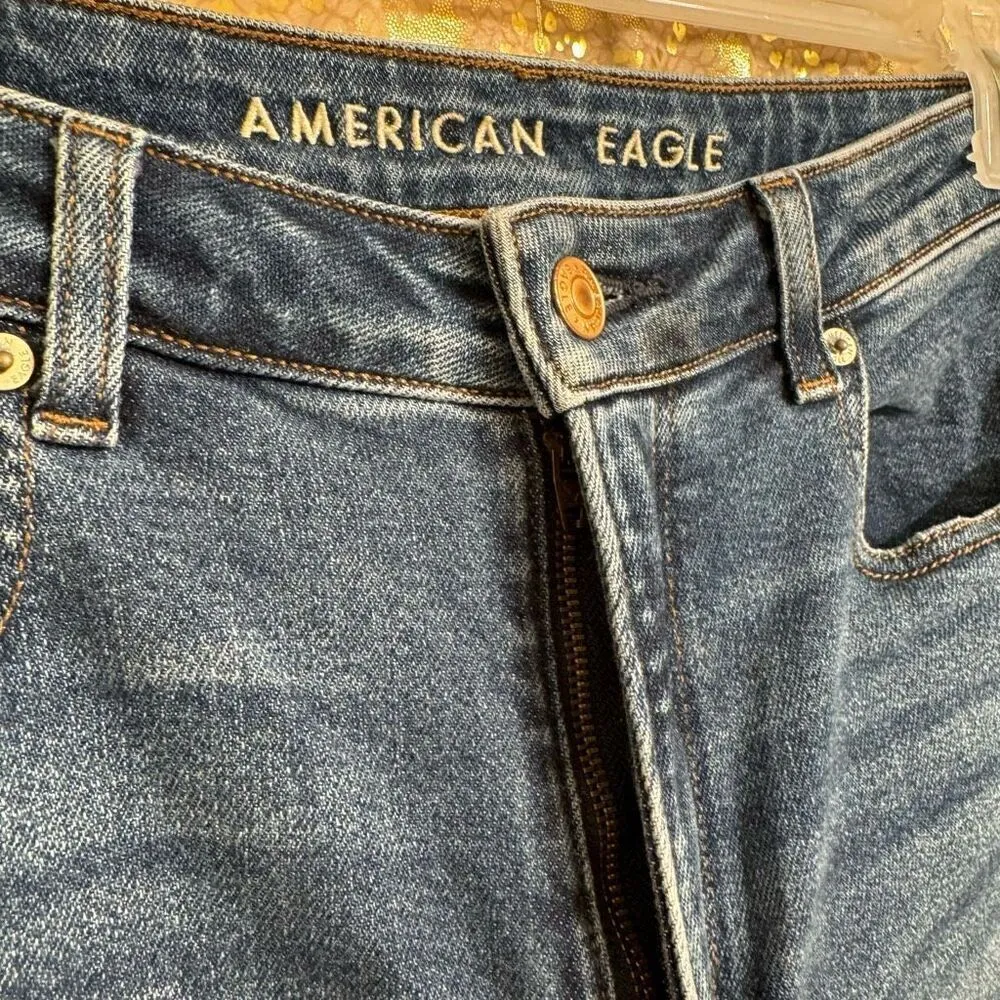 American Eagle Dark Wash Stretch Ripped Mom Jeans Size 6 Regular - Image 5