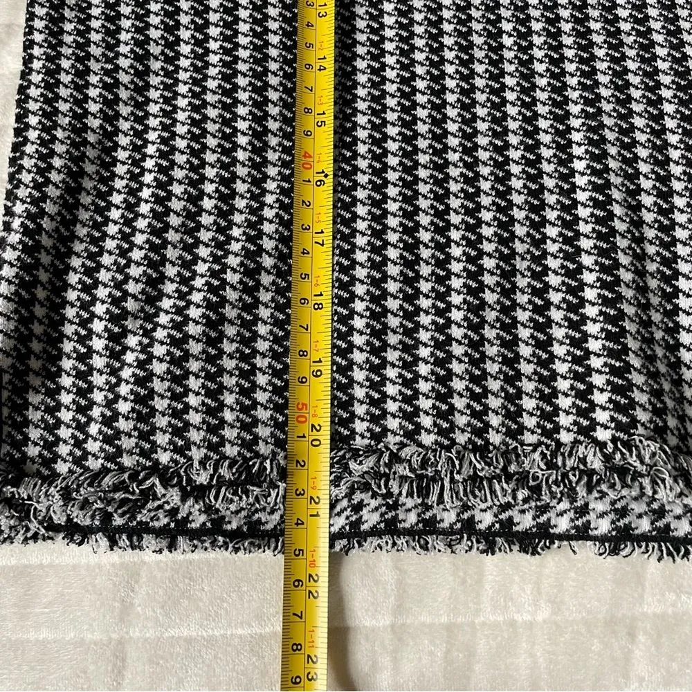 Ann Taylor Black & White Houndstooth Shortsleeve Sweater w/ Raw Hem Size L - Image 8