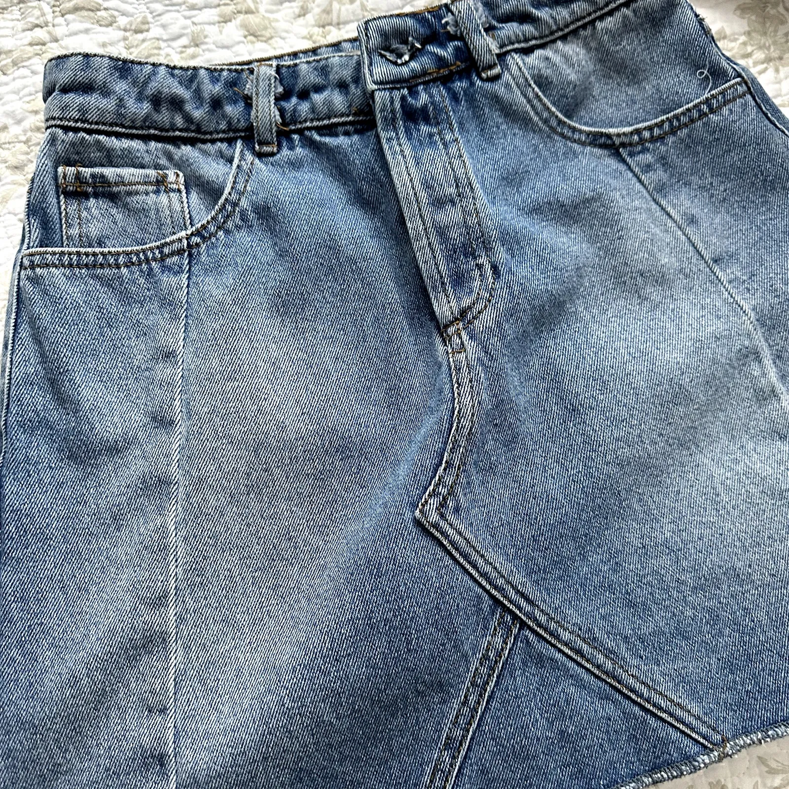 Heels & Jeans Asymmetrical Denim Mini Skirt Sz 4 Blue - Image 2