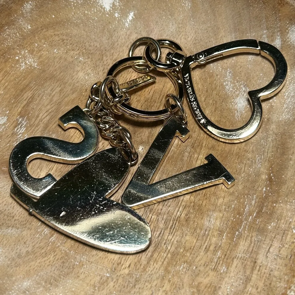 Victoria's Secret Enamel Waterfall Charms VS Love Heart Keychain - Image 7