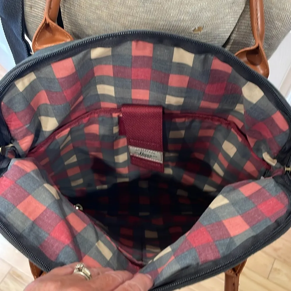 Bass Tamarack grey fold over canvas adjustable crossbody overnight/computer bag Gray - Image 9