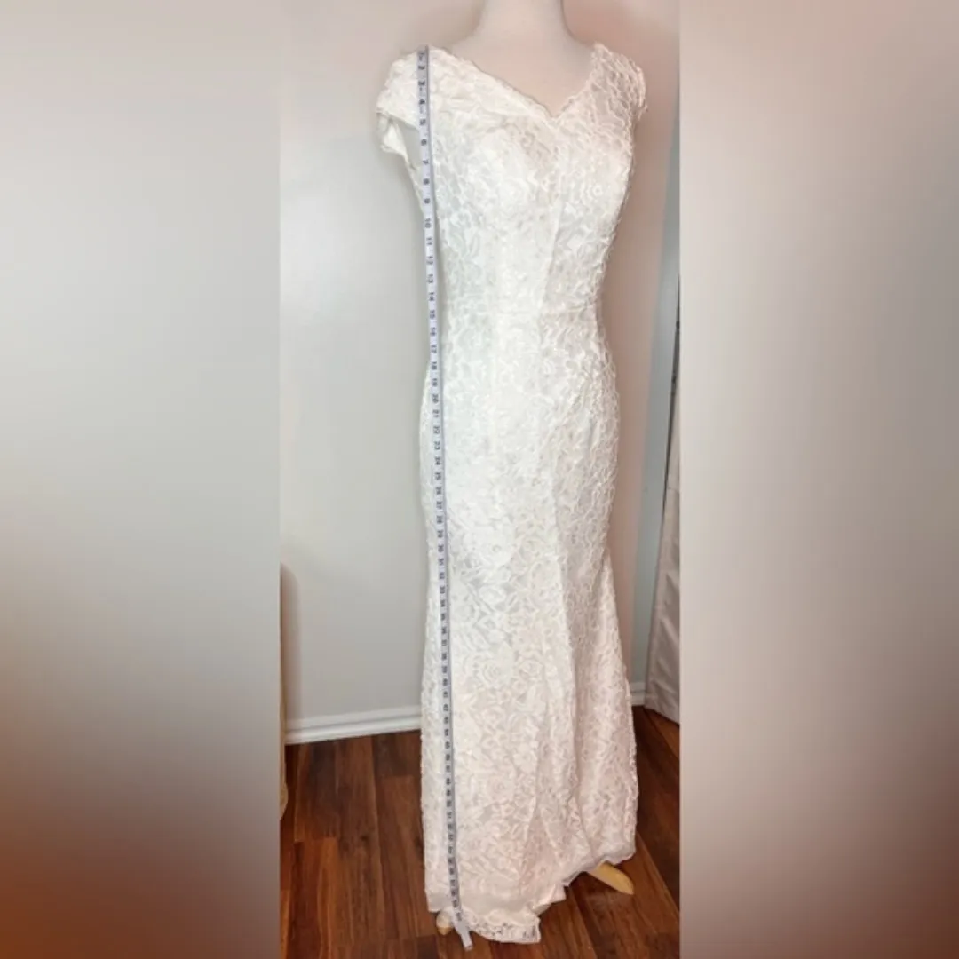Wedding dress Gown withy buttons Mermaid luxury V short sleeves white Size 10. Size M - Image 12