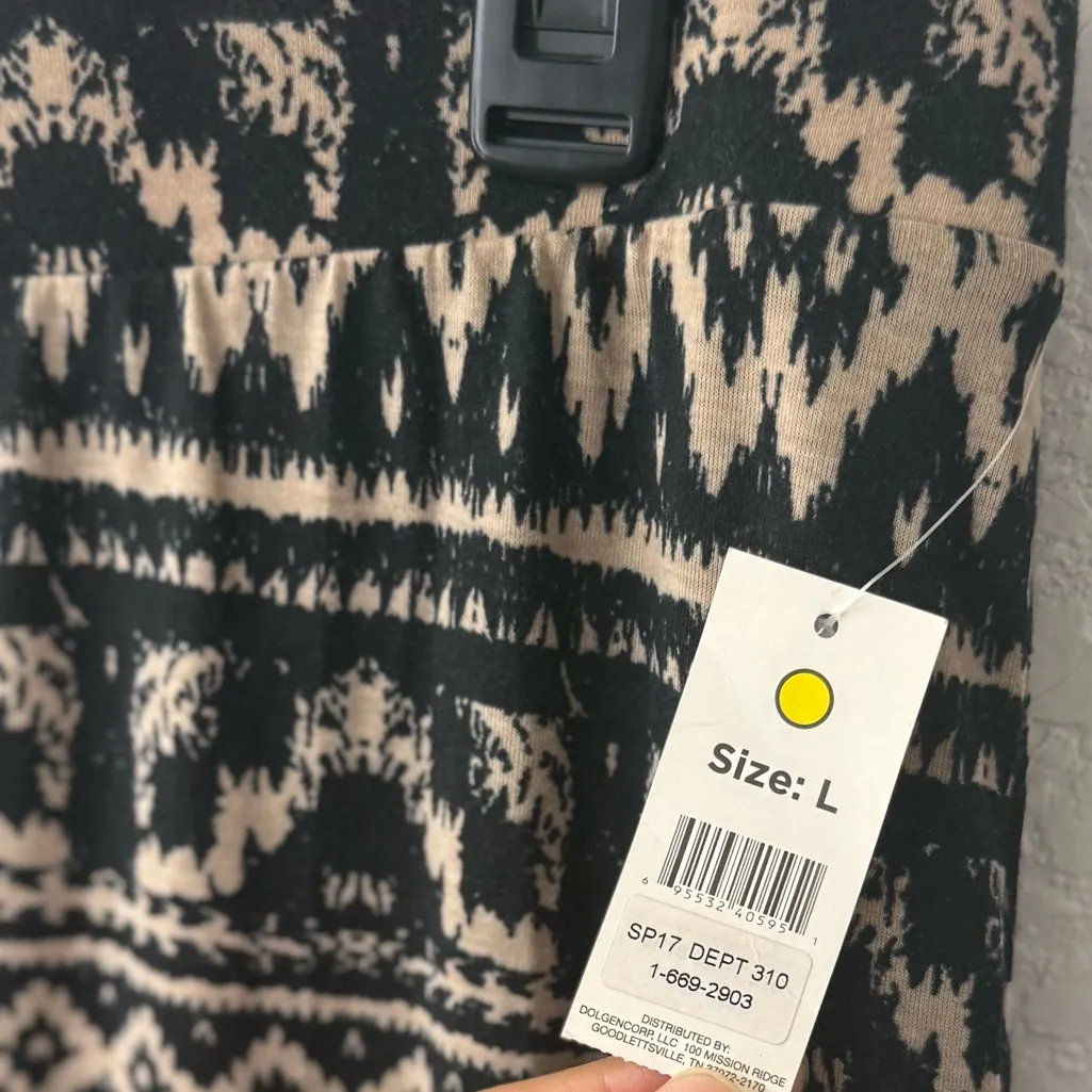 Patterned Black and Cream Maxi Skirt Size L - Image 2