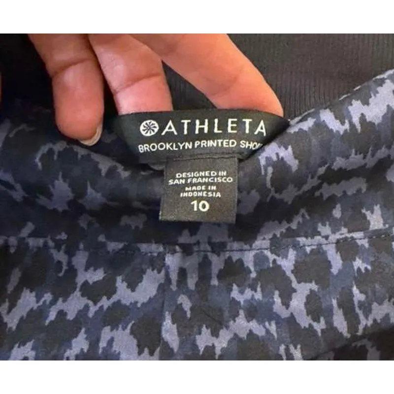 NWT Athleta Brooklyn Printed Short sz. 10 Allure Navy Leopard - Image 3