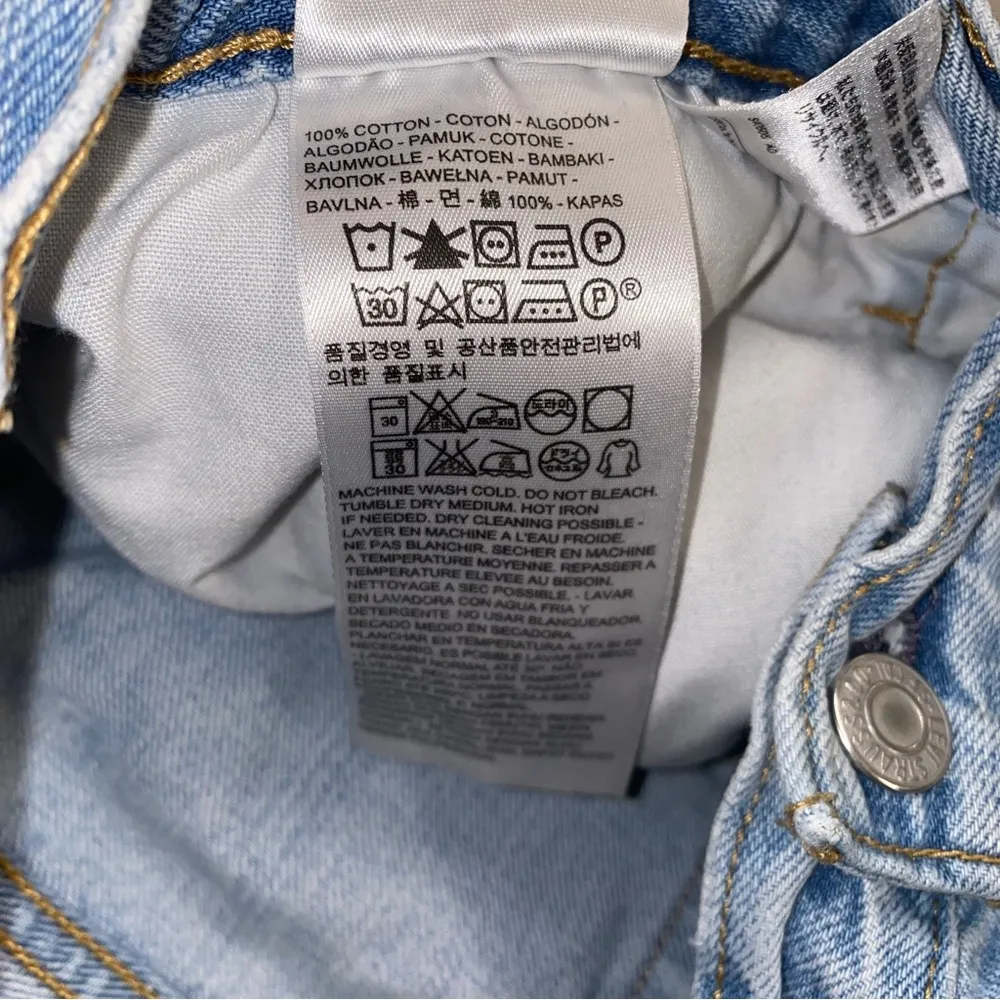 LEVI'S 501 Roll Hem Short in Country Road Denim Jean Cutoff Shorts Size 31 8-10 - Image 6