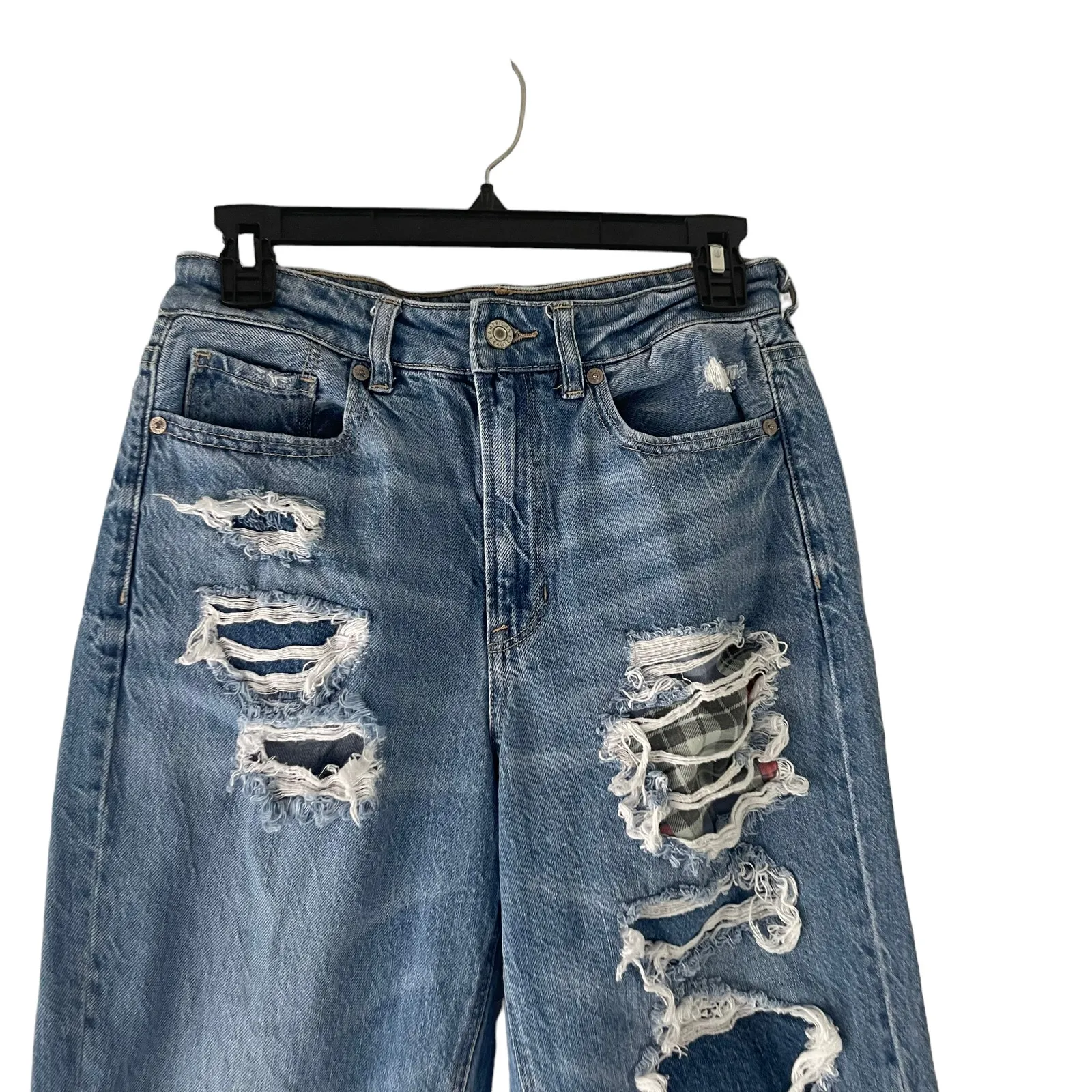 American Eagle Women's‎ Size 8 Mom Plaid Patch Distressed Straight Jeans - Image 2