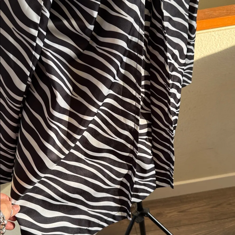 Kate Spade Black and White zebra Striped rain coat XS - Image 6
