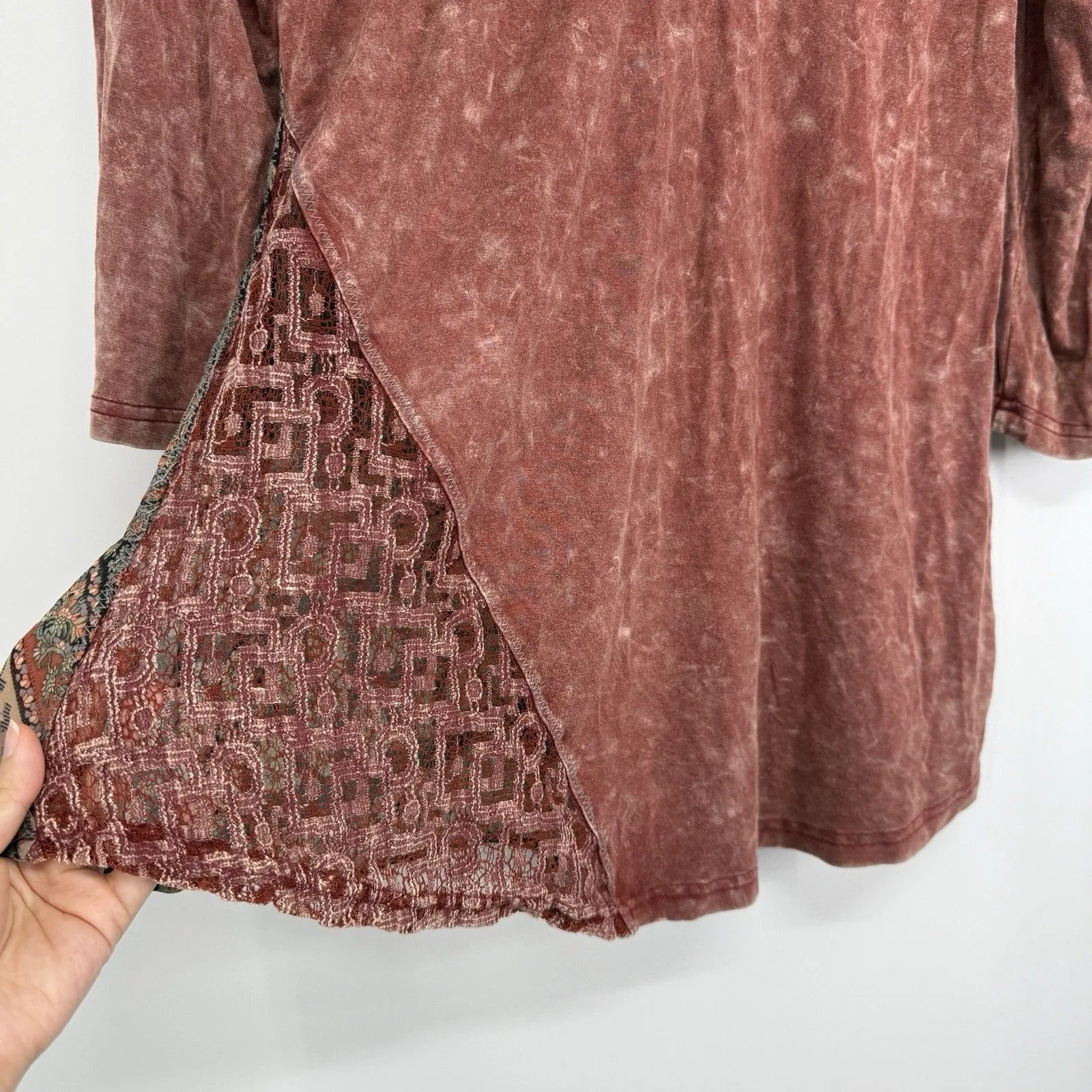 Gimmicks BKE Womens Mixed Tunic Top Large Lace Boho Paisley Burnt Pink Open Back - Image 5