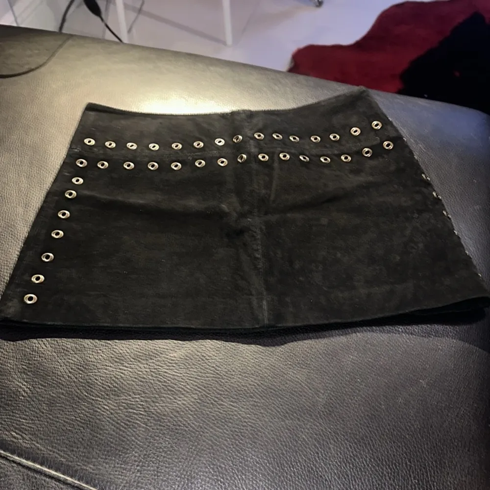 Forever 21 Black Suede Skirt - Image 2