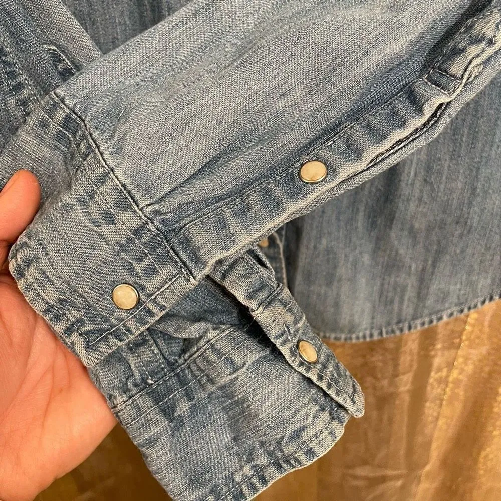 Abercrombie Fitch Womens M Bleach Washed Long Sleeve Denim Button Down Top Shirt - Image 5