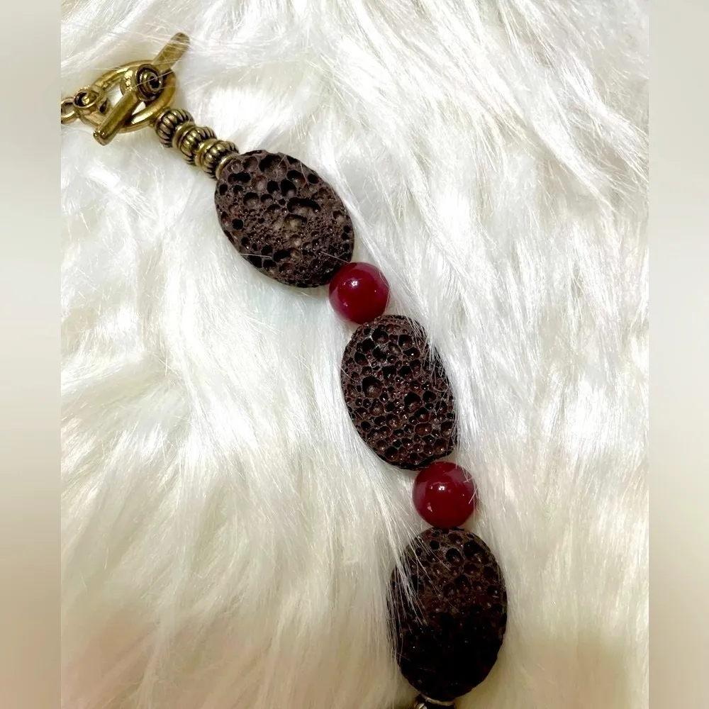 Beaded Stone Chunky Statement Necklace With Toggle Closure NWOT - Image 10