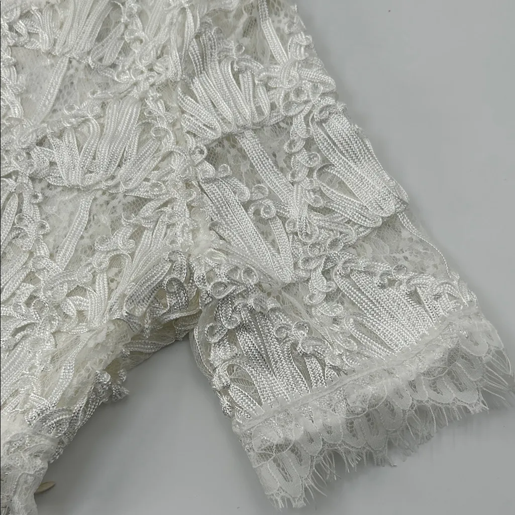 Luxxel White Textured Lace Crop Top - Image 15