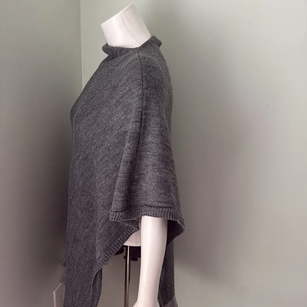 Nardi & Tagliaferri Wool Alpaca Ruffle Poncho Gray Size undefined - Image 5