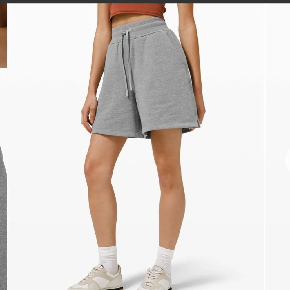 Lululemon All Yours High Rise Short *7"
Heathered Core Medium Grey - Image 2