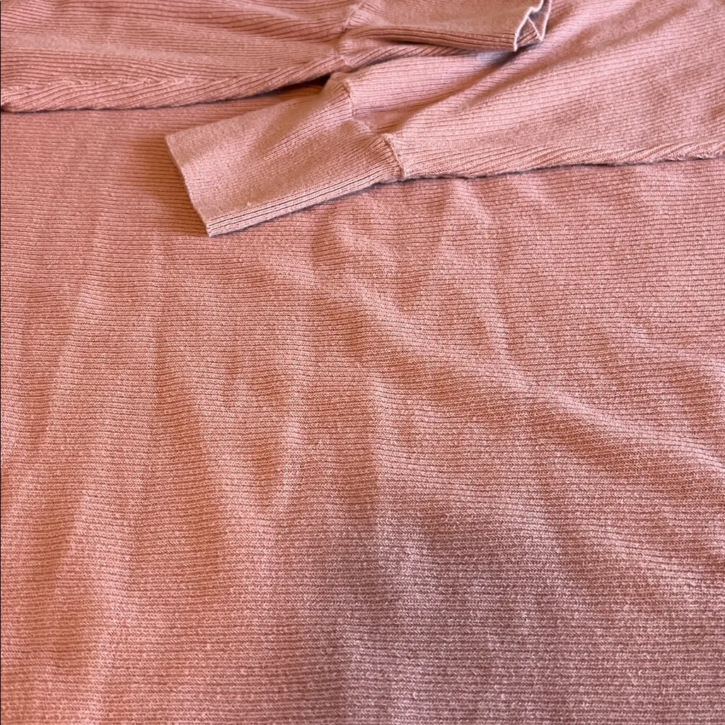 Amisa Pink Wide Neck Sweater Size Large - Image 9