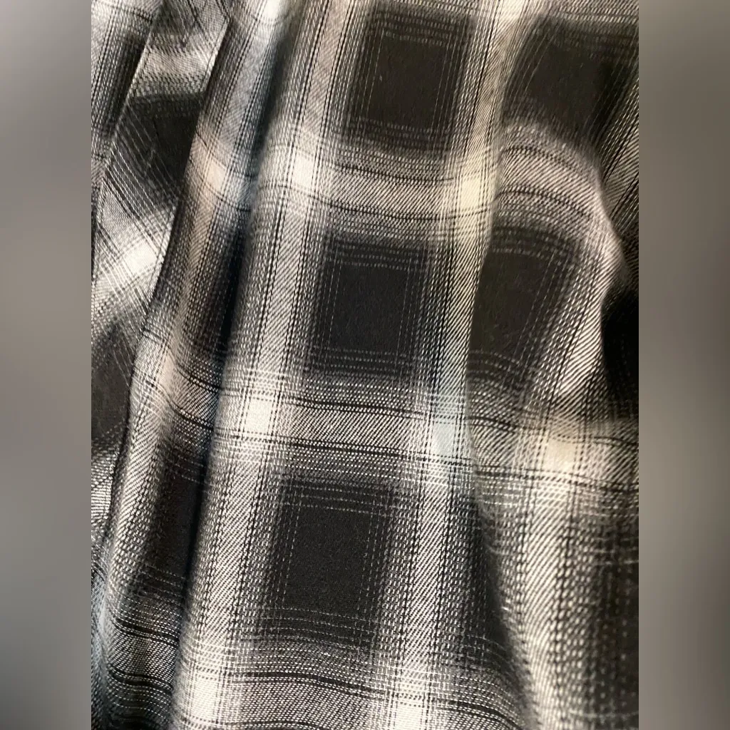 Lacozy Buffalo Plaid Flannel Long Sleeve Button Up-Size Medium - Image 3