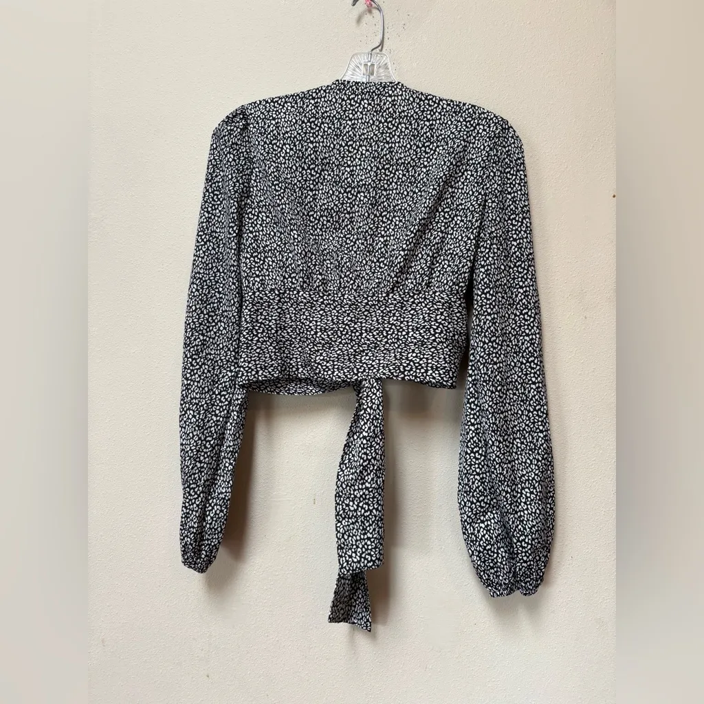 Shein Black White Animal Print Tie Front Crop Blouse Small - Image 2