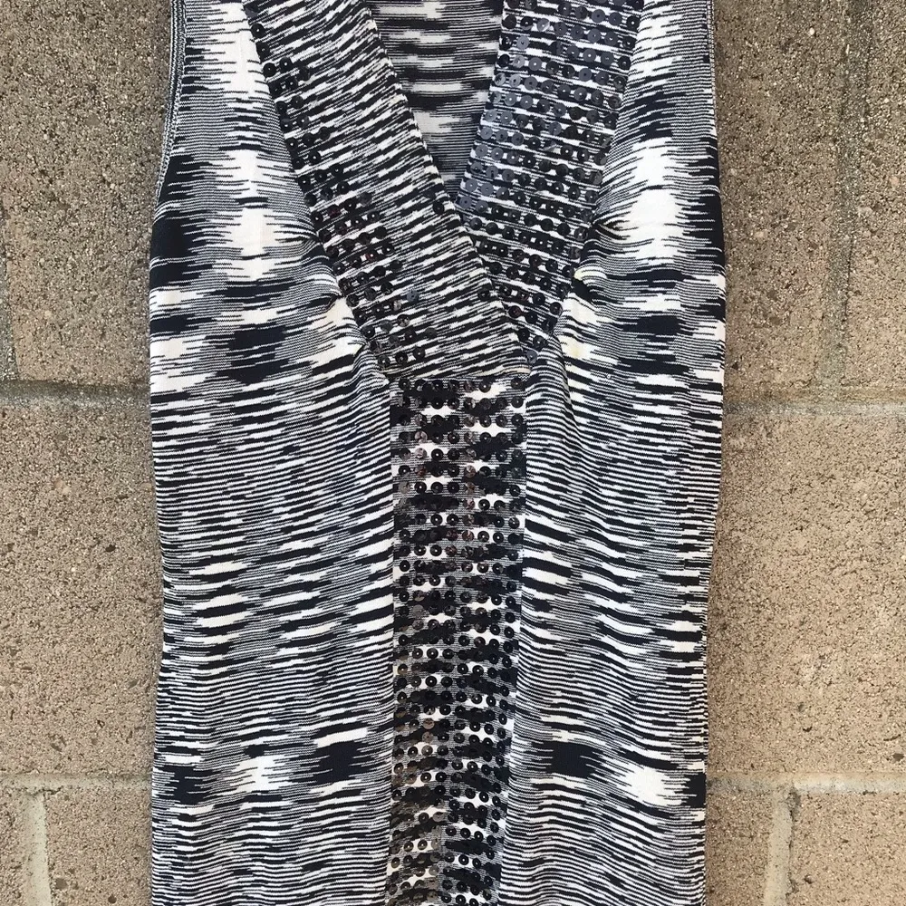 S Bebe white pattern cocktail party dress - Image 4