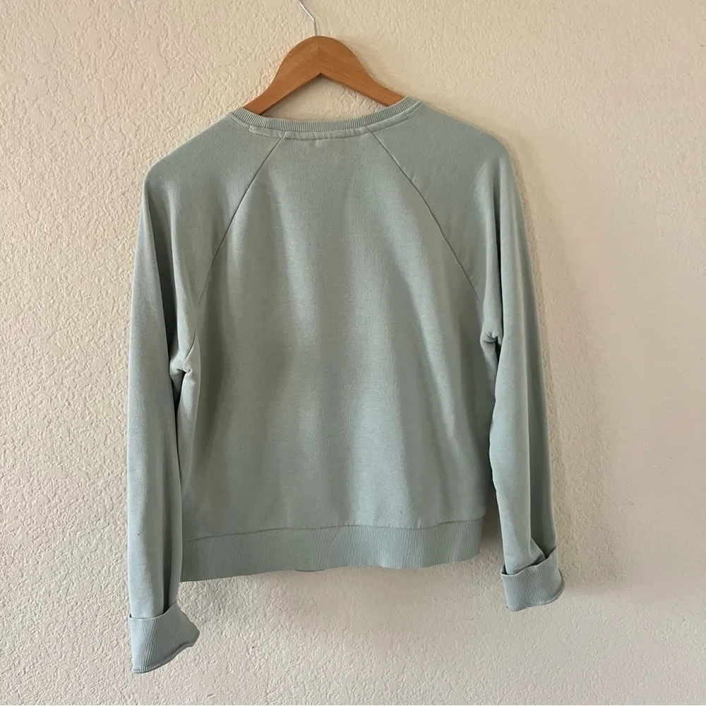 Puma Graphic crewneck sweater Size Medium - Image 2