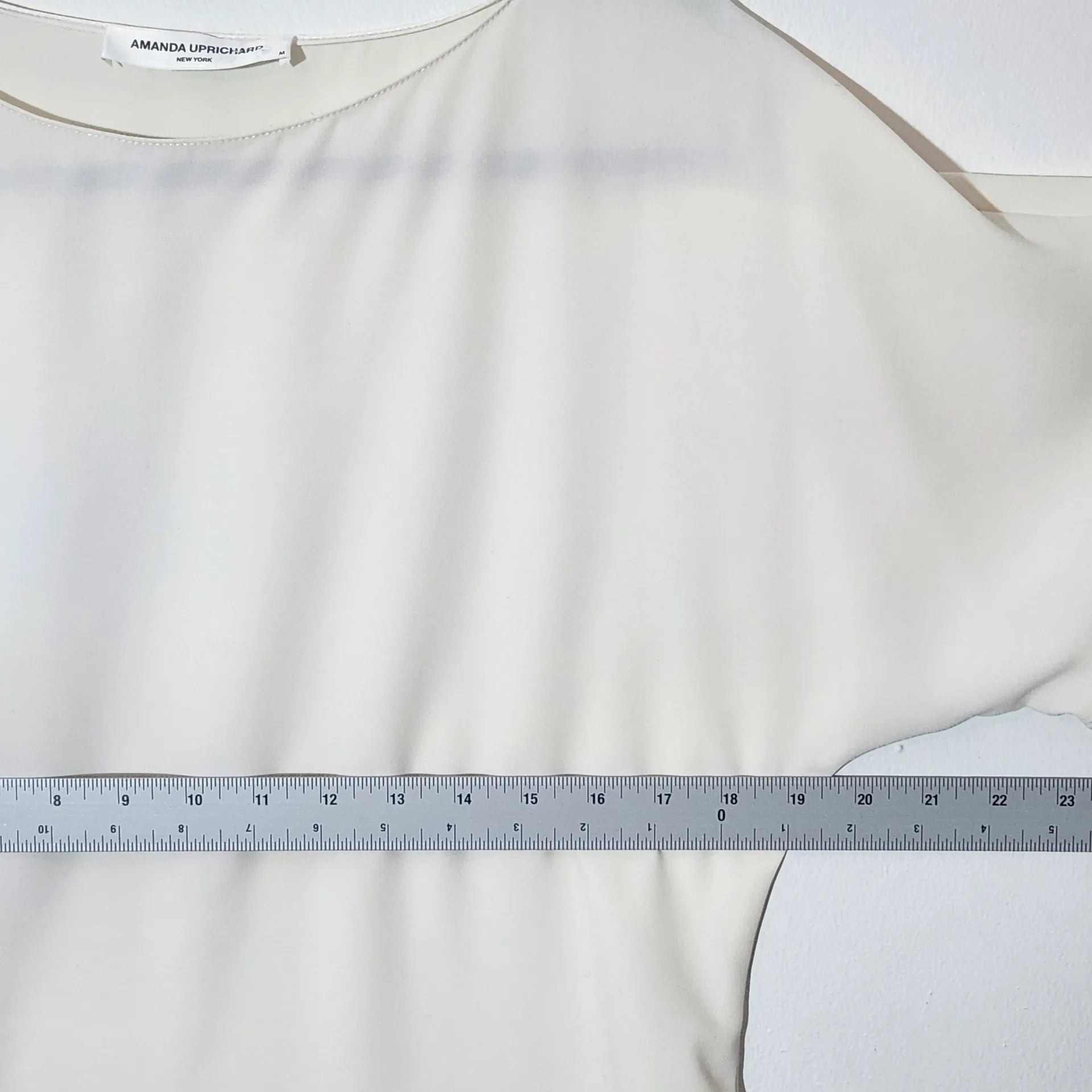 Amanda Uprichard Cream Blouse with Full Elbow Sleeves Size Medium - Image 7