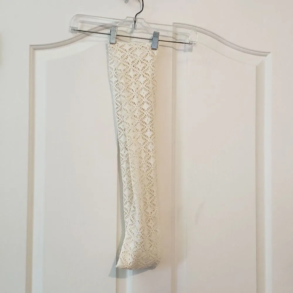 Cream Lacy Infinity Scarf - Image 2