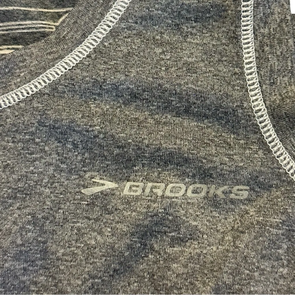 Brooks Active Gray Tank Top Size Small - Image 3