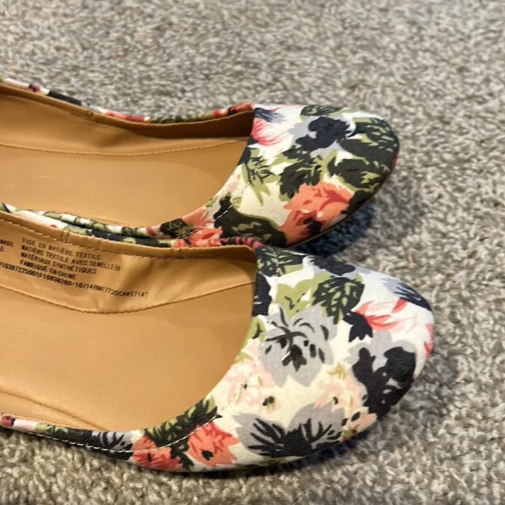 Mossimo Supply Co Blue Floral Flats 6 - Image 3
