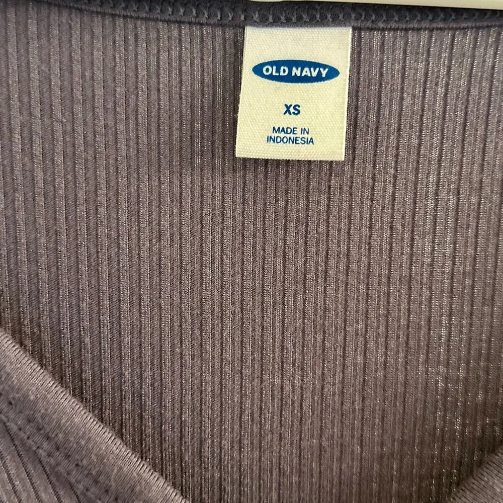 Old Navy Women's Long Sleeve Ribbed Top Dark Purple Like New Size XS - Image 2